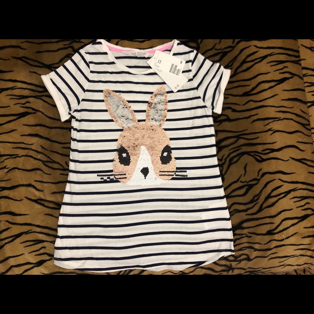 H&M flip sequin 🐰 shirt size 8-10Y